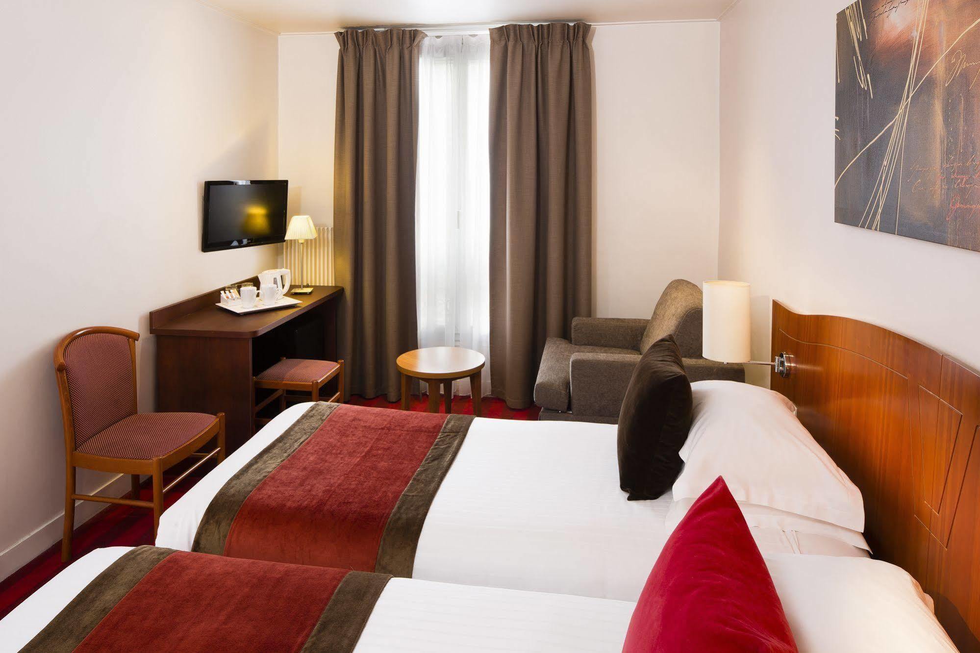 Europe Hotel Paris Eiffel Екстериор снимка